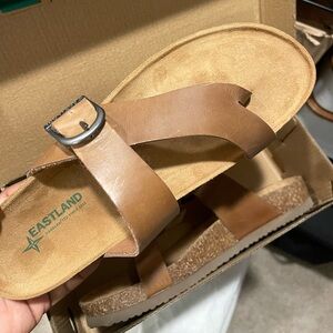 Eastland | Shauna Thong Sandal | Brown | W10